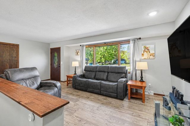 6911 Faricy Lane, Prior Lake, MN 55372