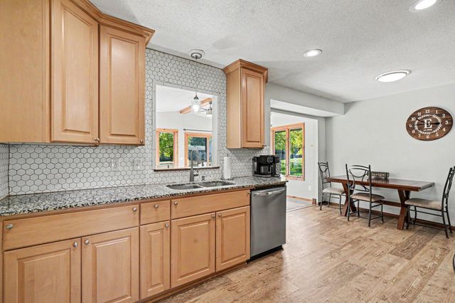 6911 Faricy Lane, Prior Lake, MN 55372