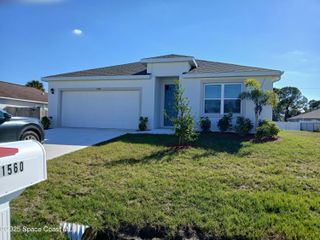 1560 Gardenton Street NW, Palm Bay, FL 32907