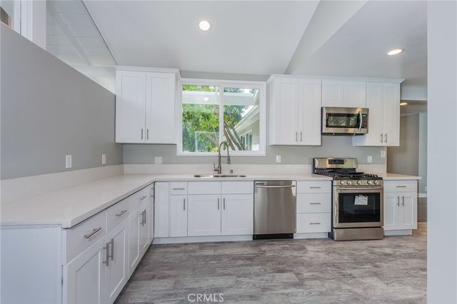 16231 Moorpark Street, Encino, CA 91436
