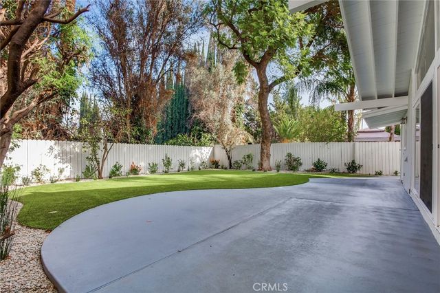 16231 Moorpark Street, Encino, CA 91436