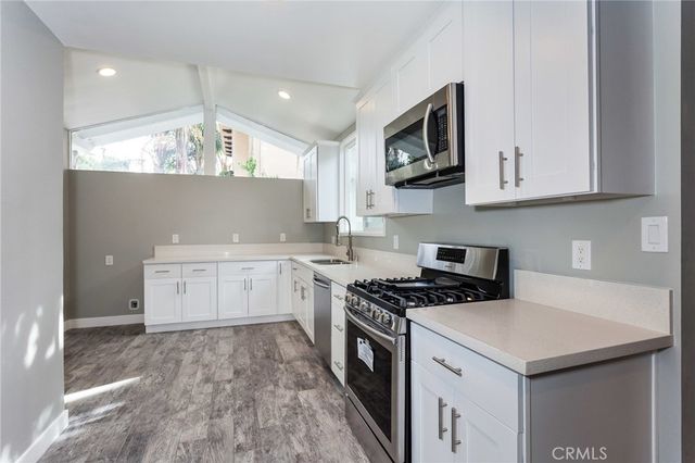 16231 Moorpark Street, Encino, CA 91436