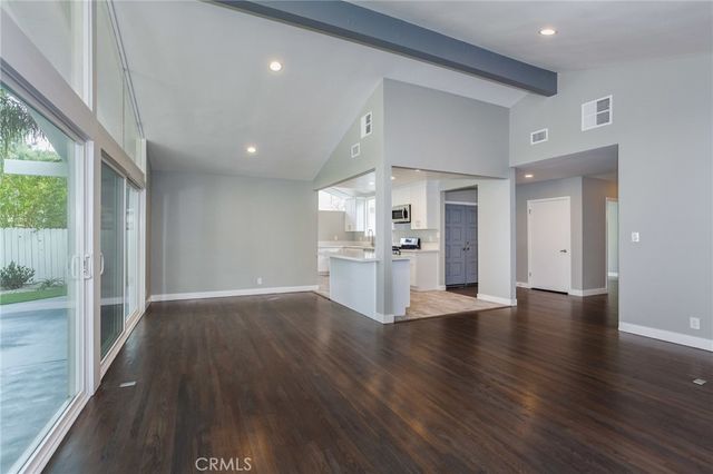 16231 Moorpark Street, Encino, CA 91436