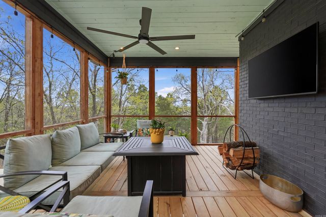 3285 Nob Hill Dr, Conway, AR 72034