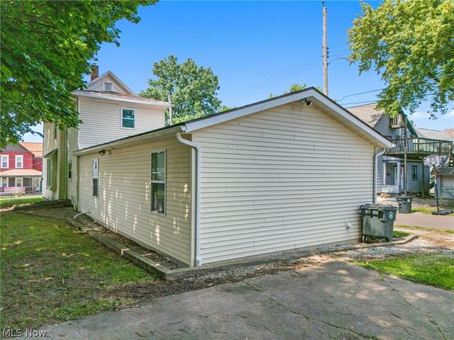 477 Allyn Street, Akron, OH 44304