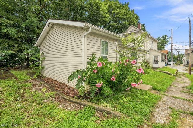 477 Allyn Street, Akron, OH 44304