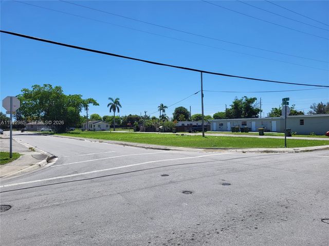 300 SW 6 Street, Homestead, FL 33030
