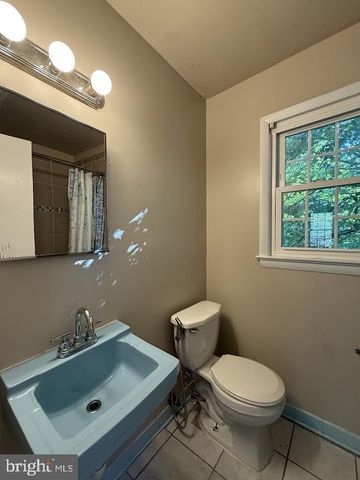 8703 34TH AVE, College Park, MD 20740
