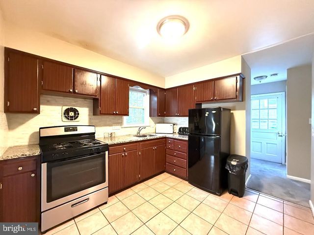 8703 34TH AVE, College Park, MD 20740