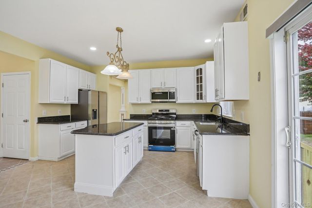 2508 Constitution Way, New Windsor, NY 12553