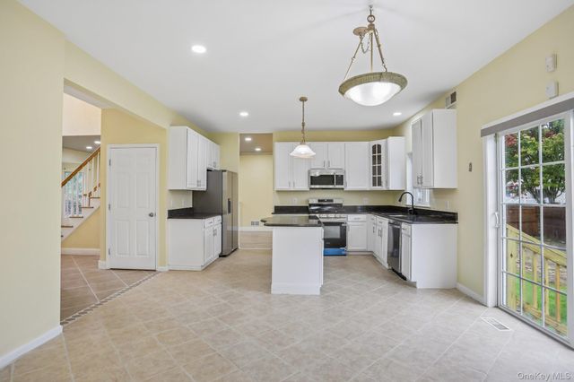 2508 Constitution Way, New Windsor, NY 12553