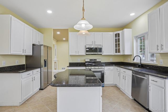 2508 Constitution Way, New Windsor, NY 12553