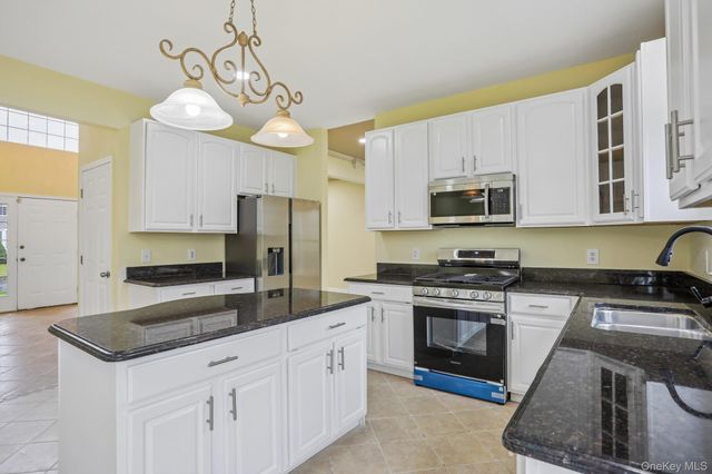 2508 Constitution Way, New Windsor, NY 12553
