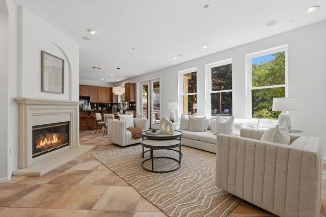 3394 Holly Oak Ln, Escondido, CA 92027