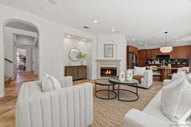 3394 Holly Oak Ln, Escondido, CA 92027