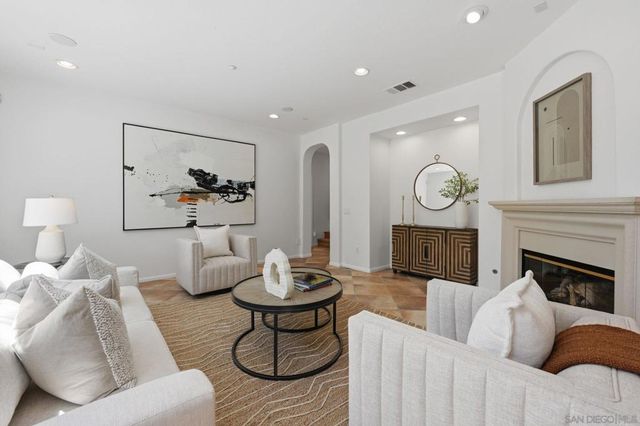 3394 Holly Oak Ln, Escondido, CA 92027