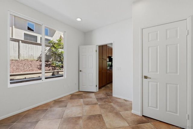 3394 Holly Oak Ln, Escondido, CA 92027