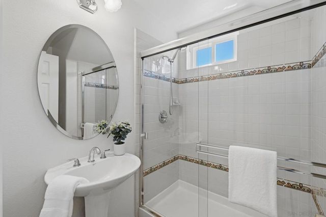 3394 Holly Oak Ln, Escondido, CA 92027