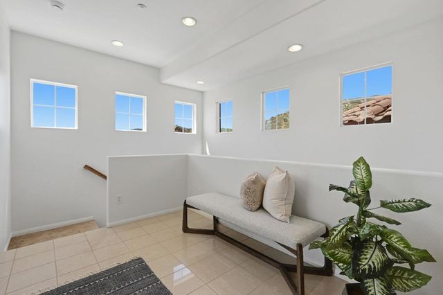 3394 Holly Oak Ln, Escondido, CA 92027