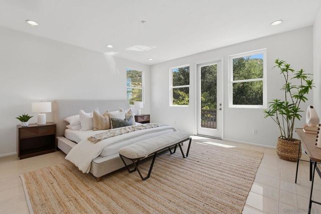 3394 Holly Oak Ln, Escondido, CA 92027