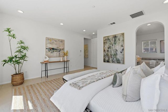 3394 Holly Oak Ln, Escondido, CA 92027