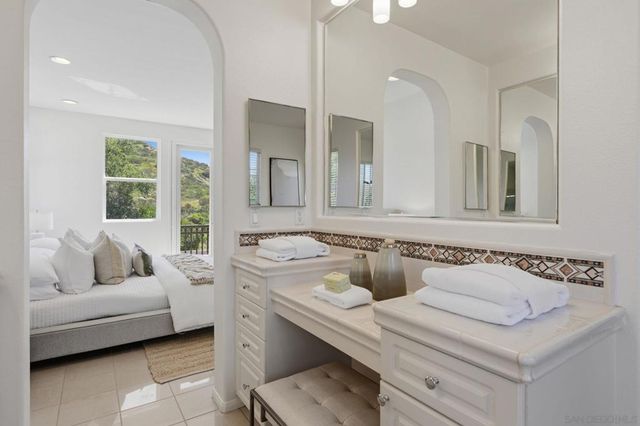 3394 Holly Oak Ln, Escondido, CA 92027