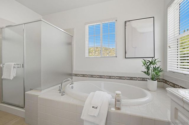 3394 Holly Oak Ln, Escondido, CA 92027