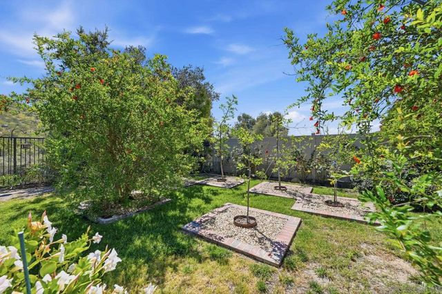 3394 Holly Oak Ln, Escondido, CA 92027