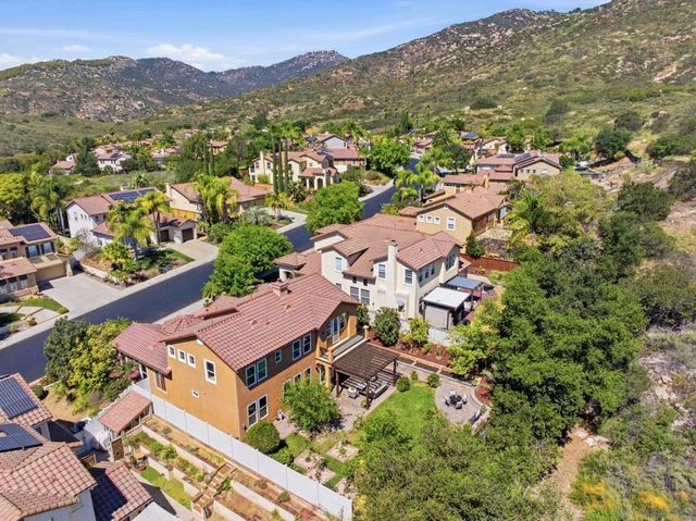 3394 Holly Oak Ln, Escondido, CA 92027