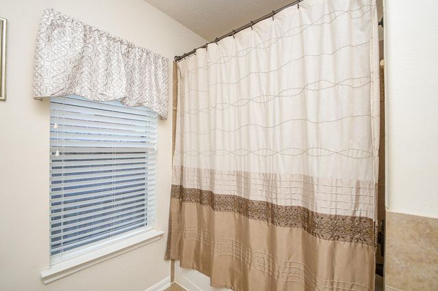 2517 Rusting Creek Drive, Pearland, TX 77584