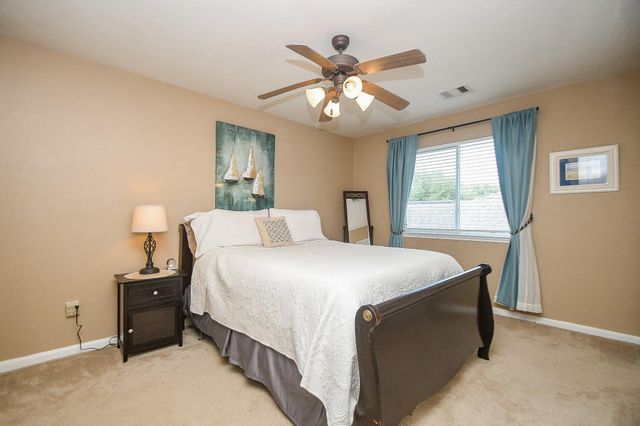 2517 Rusting Creek Drive, Pearland, TX 77584