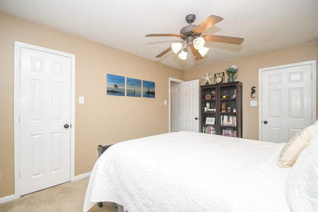 2517 Rusting Creek Drive, Pearland, TX 77584