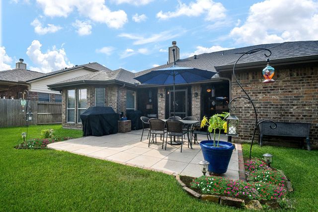 2517 Rusting Creek Drive, Pearland, TX 77584