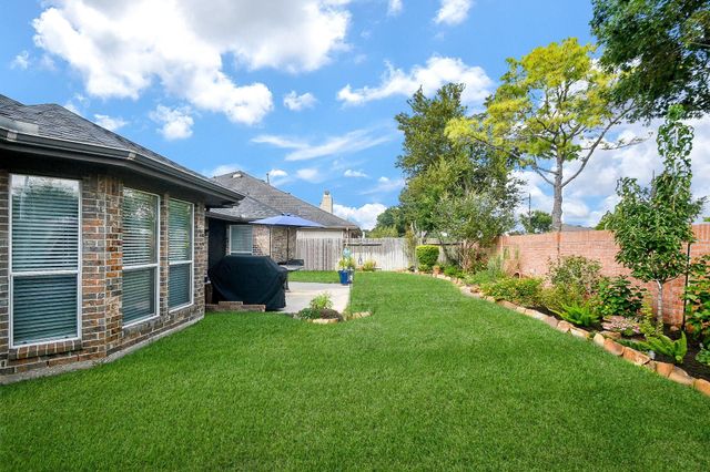 2517 Rusting Creek Drive, Pearland, TX 77584