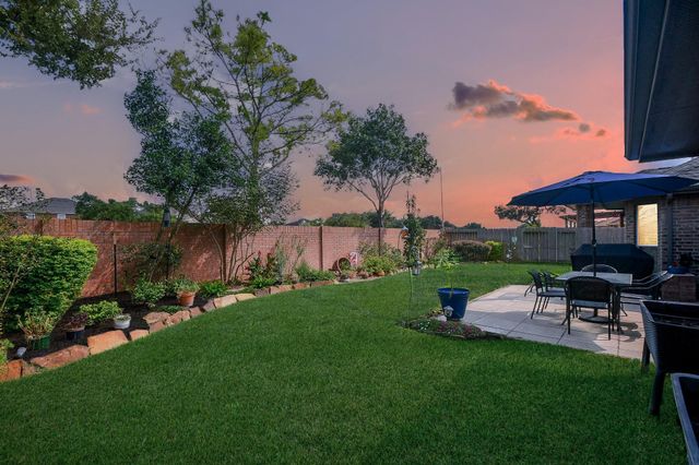 2517 Rusting Creek Drive, Pearland, TX 77584
