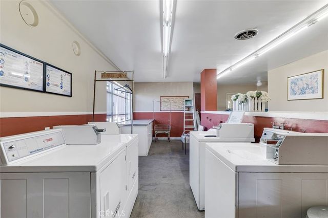 8800 Eton Avenue 31, Canoga Park, CA 91304