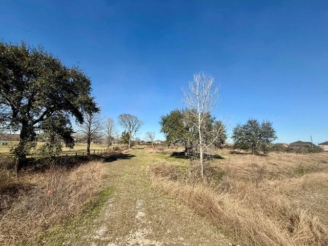 9100 Delesandri Drive, Hitchcock, TX 77563