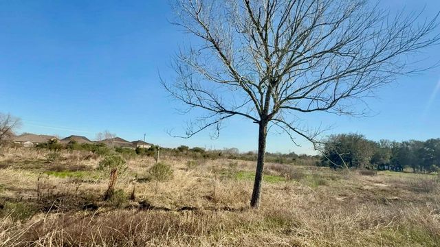 9100 Delesandri Drive, Hitchcock, TX 77563