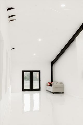 9100 Delesandri Drive, Hitchcock, TX 77563