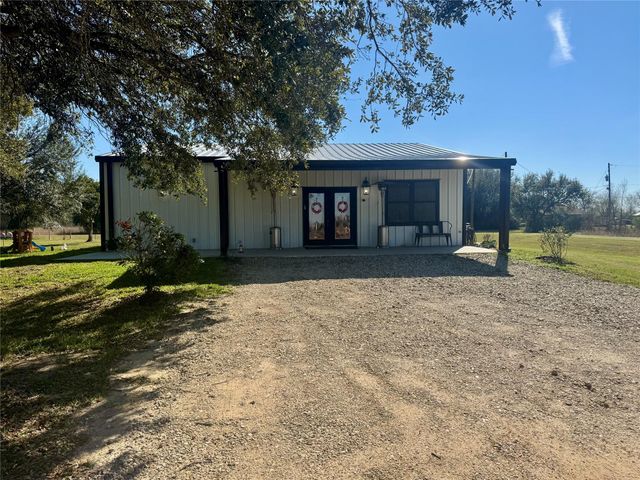 9100 Delesandri Drive, Hitchcock, TX 77563