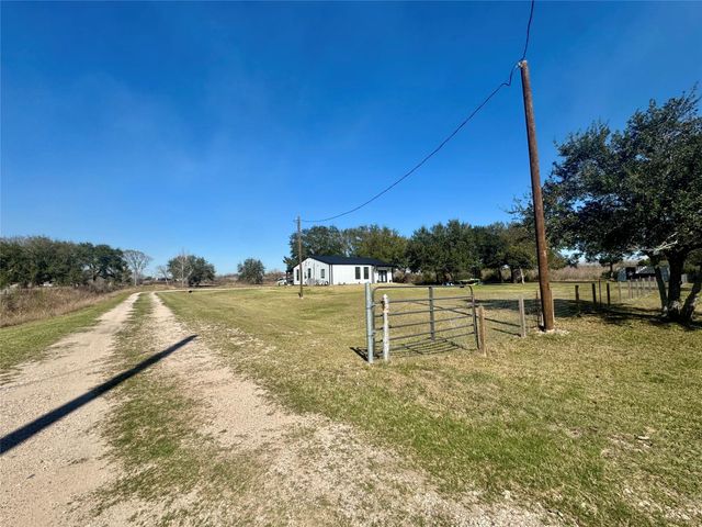 9100 Delesandri Drive, Hitchcock, TX 77563