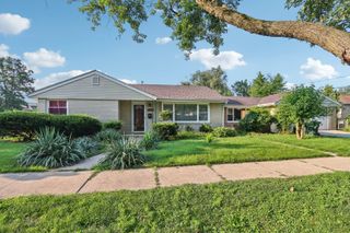 4200 Elm Avenue, Brookfield, IL 60513