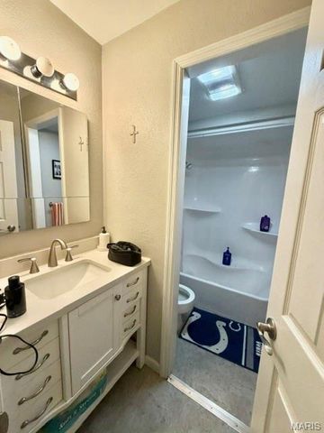 443 S Clay Avenue C, Kirkwood, MO 63122