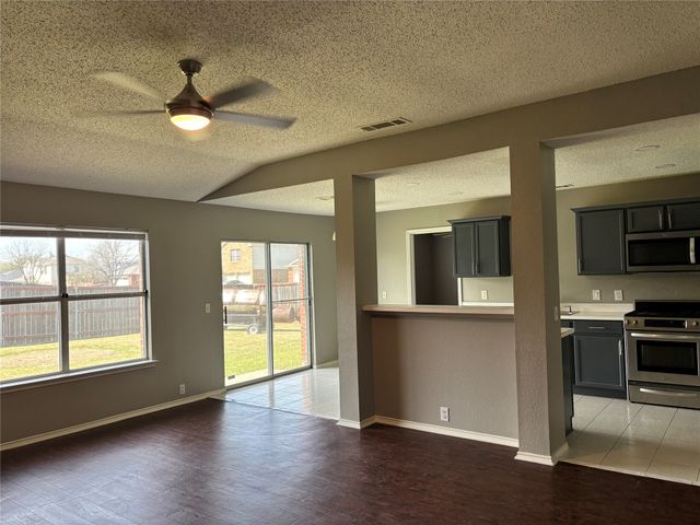 2457 Eagle Mountain Drive, Little Elm, TX 75068