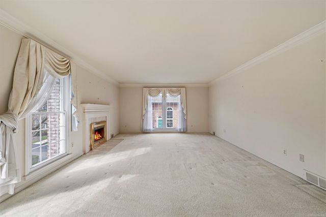 172 Windwood Pointe Avenue, St Clair Shores, MI 48080