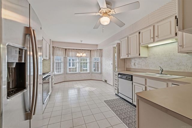 172 Windwood Pointe Avenue, St Clair Shores, MI 48080