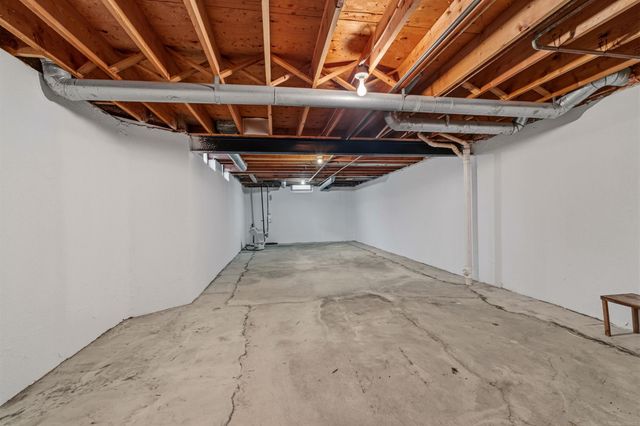 172 Windwood Pointe Avenue, St Clair Shores, MI 48080