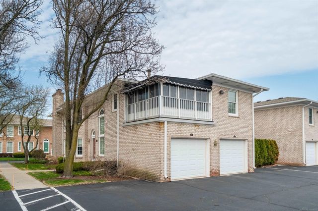 172 Windwood Pointe Avenue, St Clair Shores, MI 48080