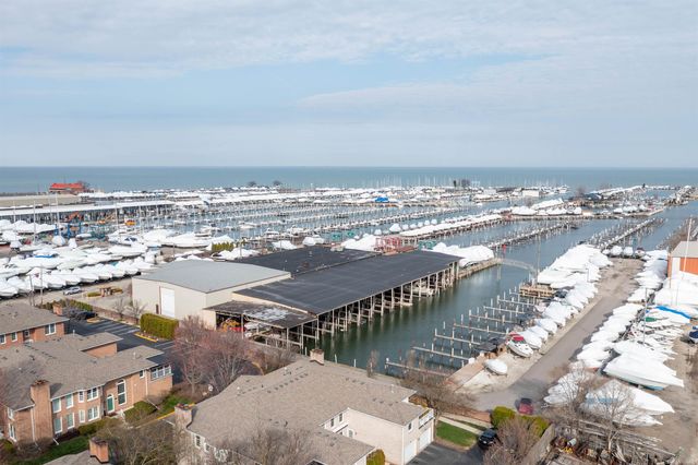 172 Windwood Pointe Avenue, St Clair Shores, MI 48080