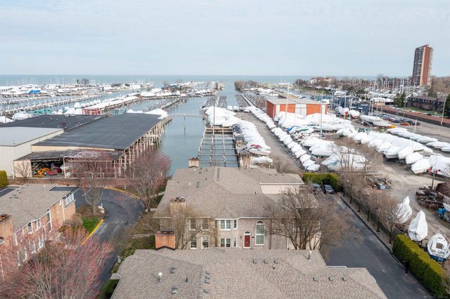 172 Windwood Pointe Avenue, St Clair Shores, MI 48080